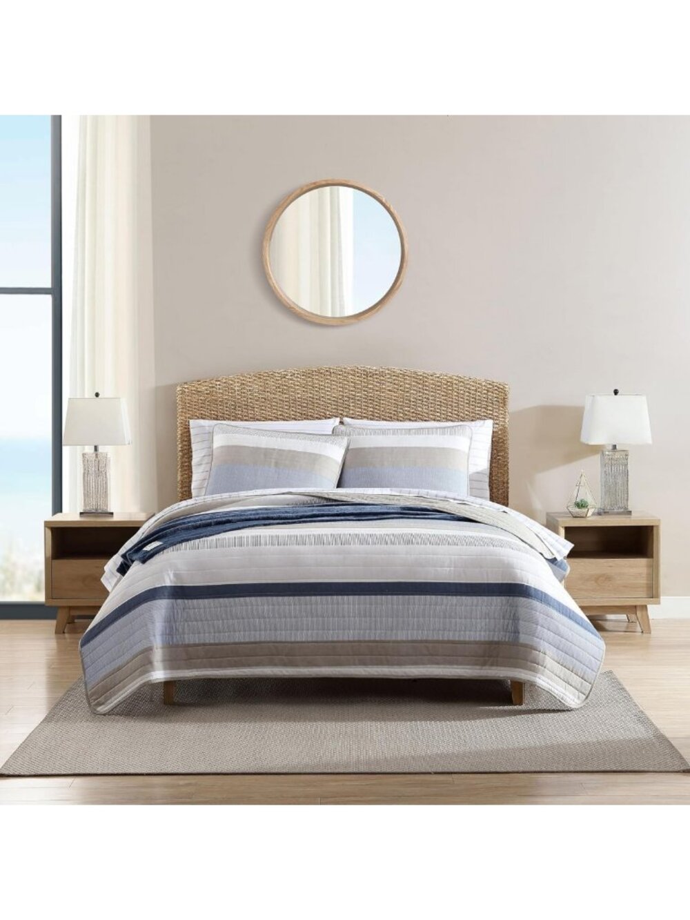 Soft Queen Quilt Set with Shams - Lightweight, Cozy Bedding for Year-Round